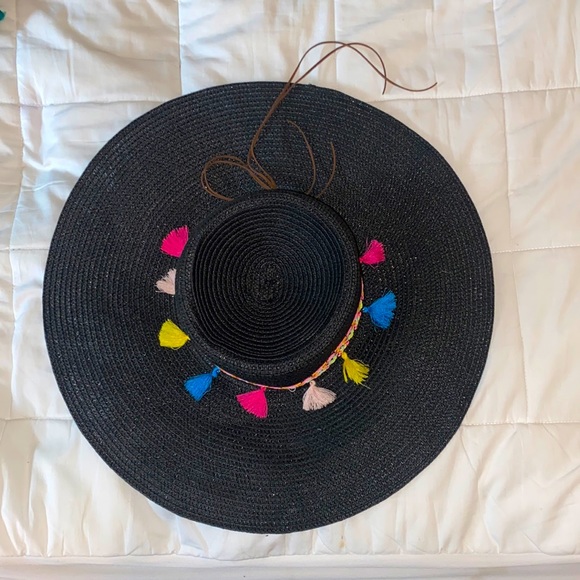 Sun hat! - Picture 1 of 2